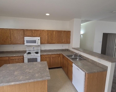 12901 W Glenrosa Drive - Photo Thumbnail 5