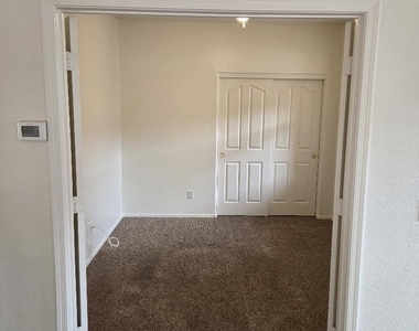 12901 W Glenrosa Drive - Photo Thumbnail 14