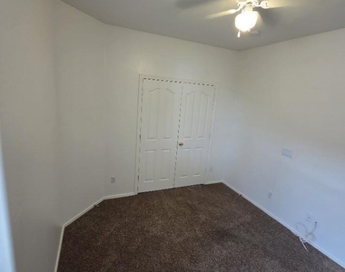 12901 W Glenrosa Drive - Photo Thumbnail 18