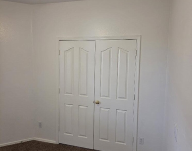 12901 W Glenrosa Drive - Photo Thumbnail 15