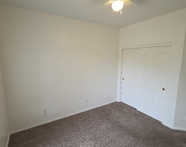 12901 W Glenrosa Drive - Photo Thumbnail 34