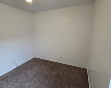 12901 W Glenrosa Drive - Photo Thumbnail 28