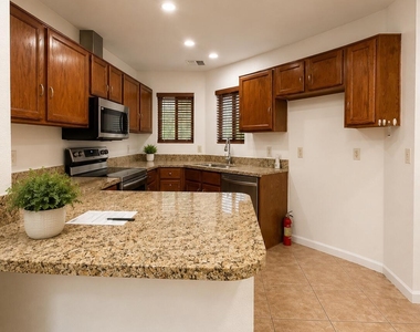 11140 N 82nd Lane - Photo Thumbnail 4