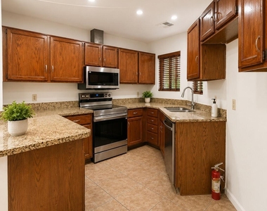 11140 N 82nd Lane - Photo Thumbnail 2