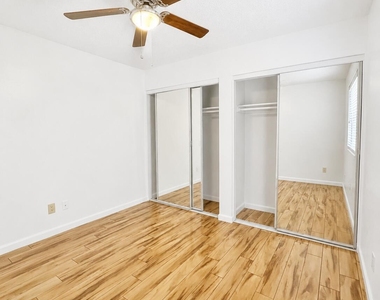 11140 N 82nd Lane - Photo Thumbnail 9
