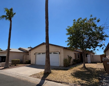 11140 N 82nd Lane - Photo Thumbnail 1