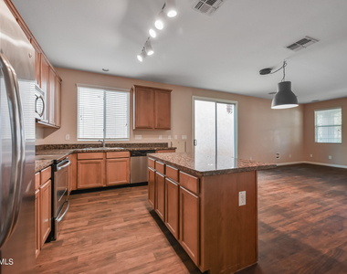 2185 S Sanders Drive - Photo Thumbnail 7