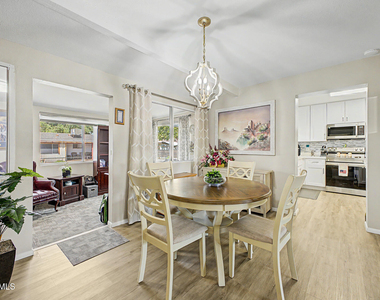 410 N 56th Place - Photo Thumbnail 10