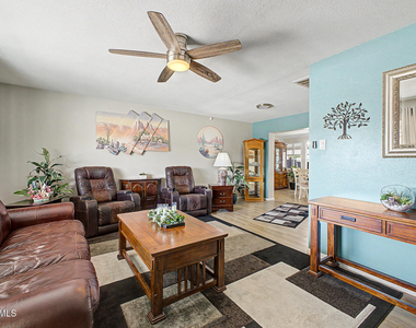 410 N 56th Place - Photo Thumbnail 6