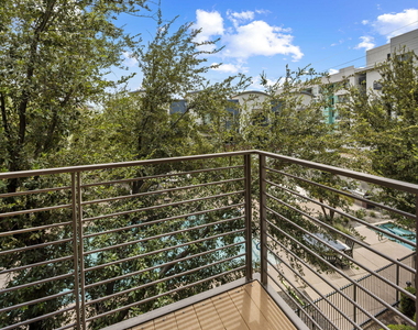 525 W Lakeside Drive - Photo Thumbnail 6