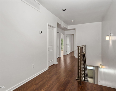 525 W Lakeside Drive - Photo Thumbnail 10