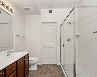 525 W Lakeside Drive - Photo Thumbnail 9