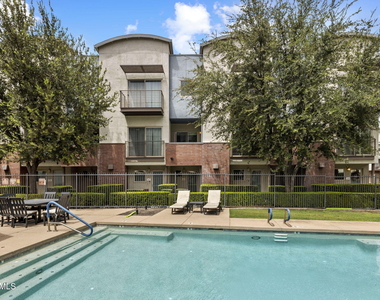 525 W Lakeside Drive - Photo Thumbnail 11