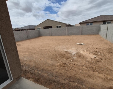 37097 W Prado Street - Photo Thumbnail 10