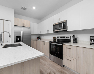 712 Del Vista - Photo Thumbnail 7