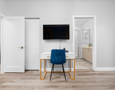 712 Del Vista - Photo Thumbnail 15