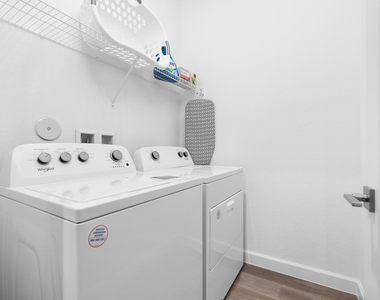 712 Del Vista - Photo Thumbnail 13