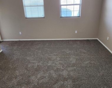 16410 S 12th Street - Photo Thumbnail 4