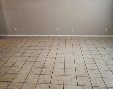 16410 S 12th Street - Photo Thumbnail 5
