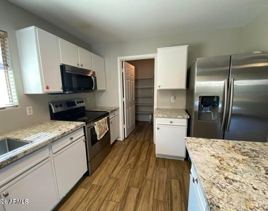 8955 W Charleston Avenue - Photo Thumbnail 25