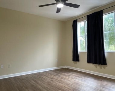 2901 Nw 126th Avenue - Photo Thumbnail 9