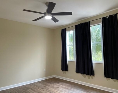 2901 Nw 126th Avenue - Photo Thumbnail 8