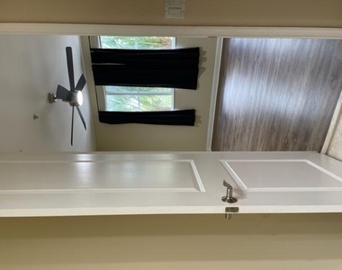 2901 Nw 126th Avenue - Photo Thumbnail 17