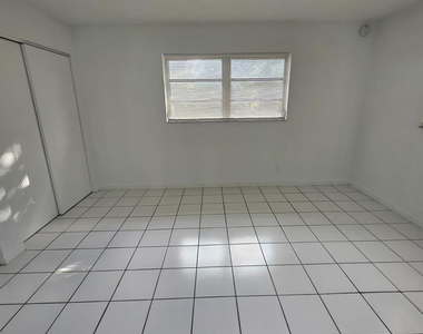 1150 Ne 17th Court - Photo Thumbnail 7