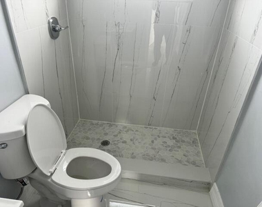 1015 Avenue I - Photo Thumbnail 15