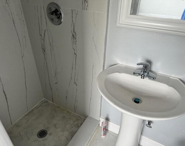 1015 Avenue I - Photo Thumbnail 13