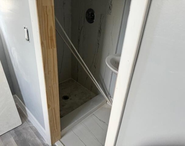 1015 Avenue I - Photo Thumbnail 8
