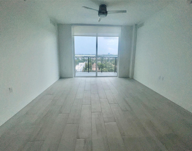 601 E Dania Beach Boulevard - Photo Thumbnail 3