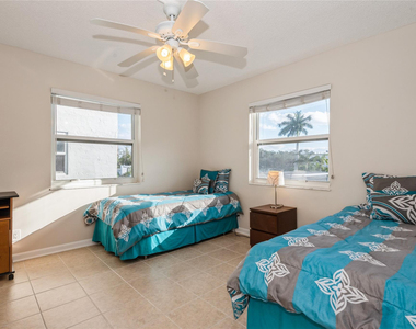 720 Orton Avenue - Photo Thumbnail 6