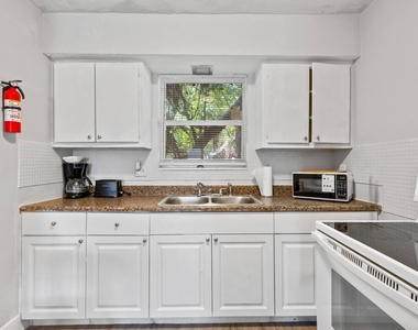 1826 Sherman Street - Photo Thumbnail 10