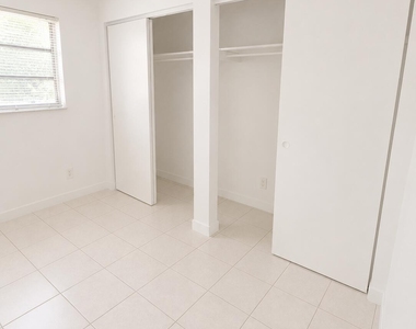 1150 Ne 17th Court - Photo Thumbnail 10