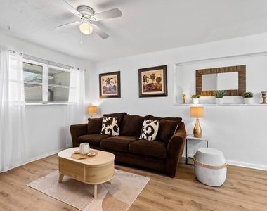 1826 Sherman Street - Photo Thumbnail 3