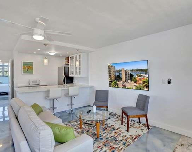 101 N Birch Road - Photo Thumbnail 15