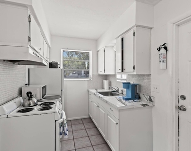 1826 Sherman Street - Photo Thumbnail 9