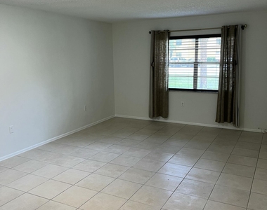 4304 Nw 9th Avenue - Photo Thumbnail 6