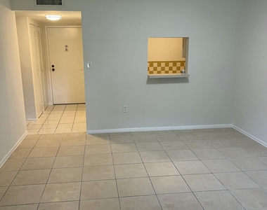 4304 Nw 9th Avenue - Photo Thumbnail 2