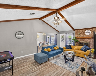 2317 Kerry Lane - Photo Thumbnail 1