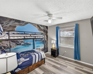 2317 Kerry Lane - Photo Thumbnail 16