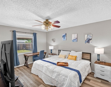 2317 Kerry Lane - Photo Thumbnail 14