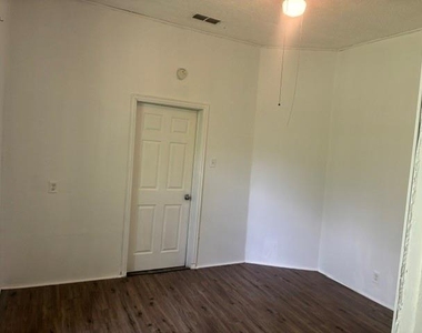 1920 Johnson Street - Photo Thumbnail 4