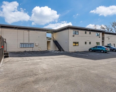 5917 Gaston Avenue - Photo Thumbnail 11