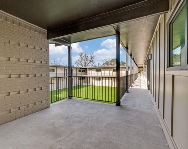 5917 Gaston Avenue - Photo Thumbnail 8
