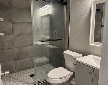 1444 Chase Lane - Photo Thumbnail 12