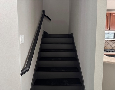 1444 Chase Lane - Photo Thumbnail 7