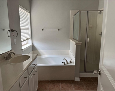 1444 Chase Lane - Photo Thumbnail 11