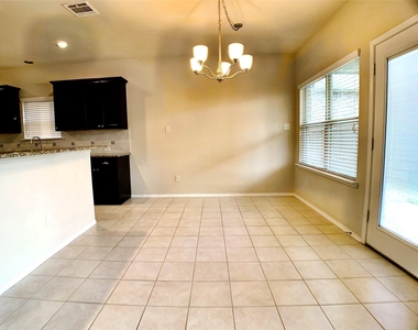 9828 Moccasin Creek Lane - Photo Thumbnail 13